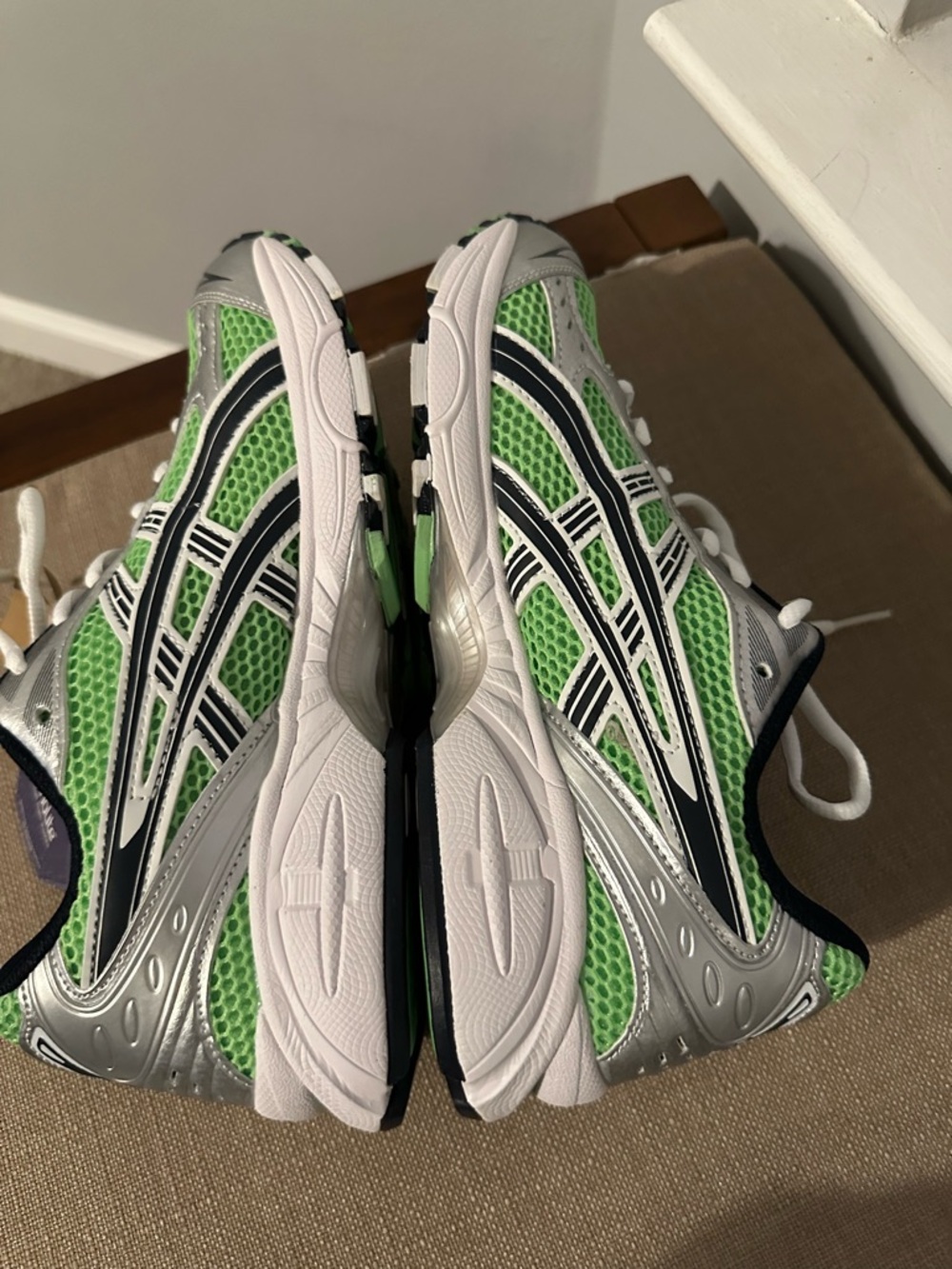 Asics Gel-Kayano 14 Womens Running Shoes Silver Bright Lime 1202A056 size 8 - Picture 4 of 9